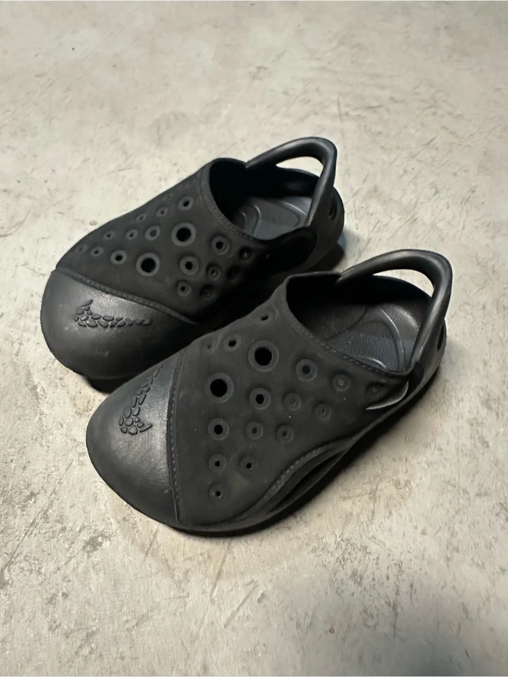Nike Kids Black Slip-On Clog Sandals with Heel Strap
